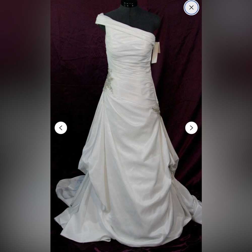 David's Bridal Off-Shoulder White Wedding Dress